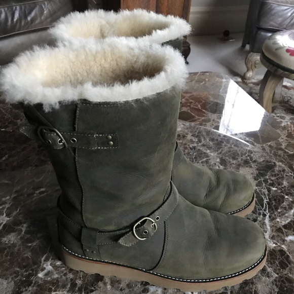 UGG Shoes - Woman’s UGGS - Size 10/EUR 41